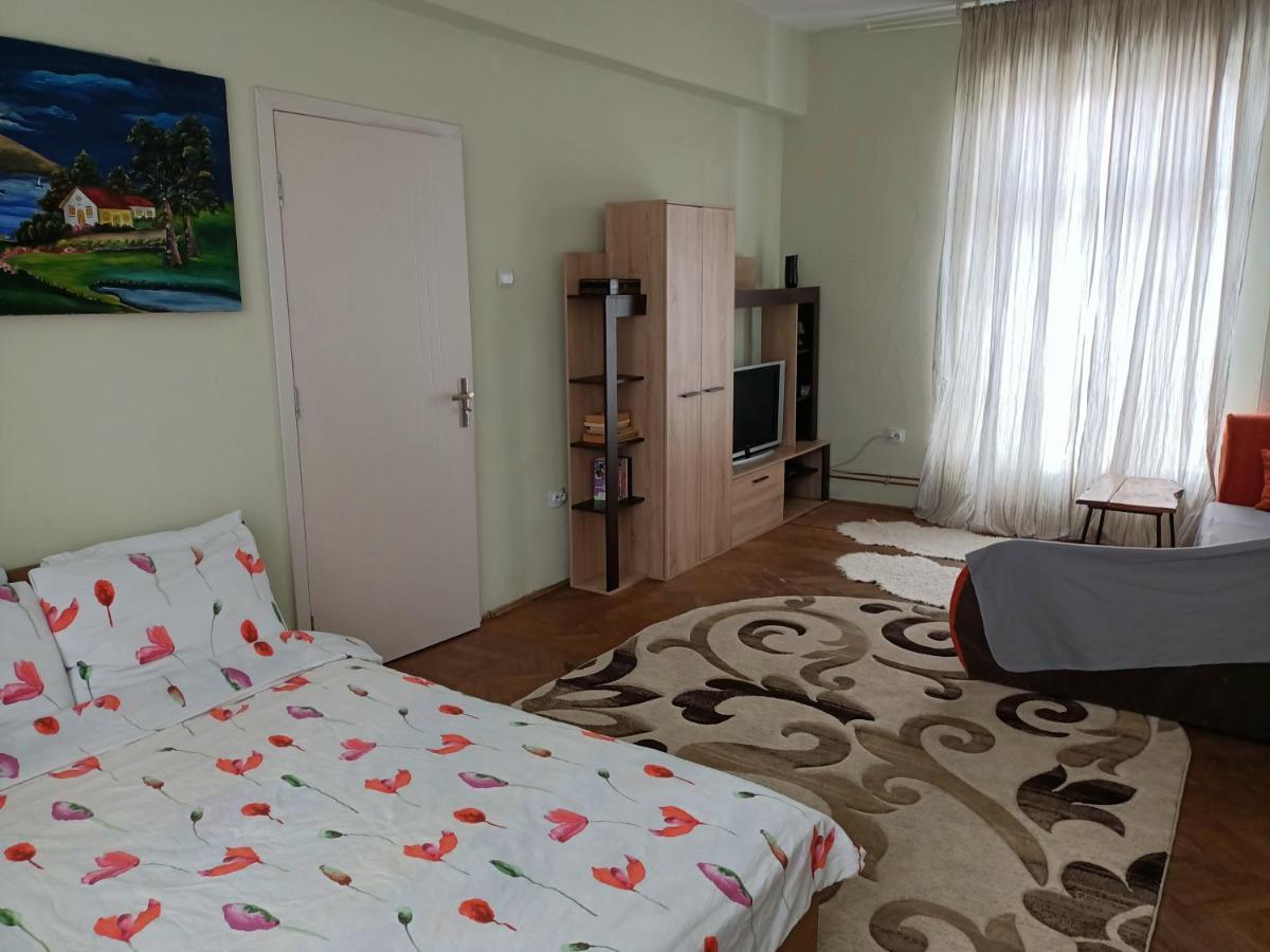 Lovely Apartament In Bucharest, Baba Novac Area Bucareste Exterior foto